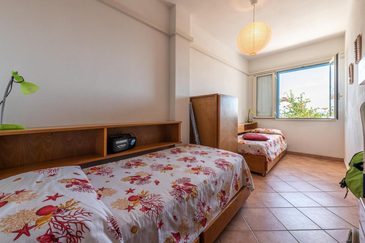 Casa Vacanze 21 Aprile - T Calasetta Kültér fotó